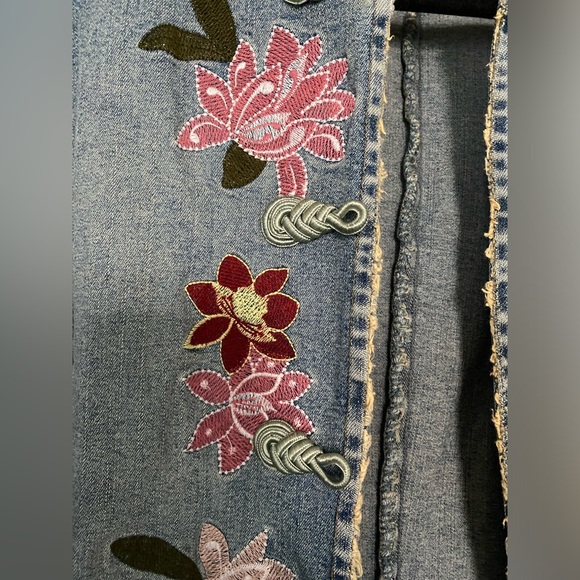 Vintage INC 1X Jean Jacket, Embroidery pre-owned.Circa 2000 Great condition! - Picture 4 of 8